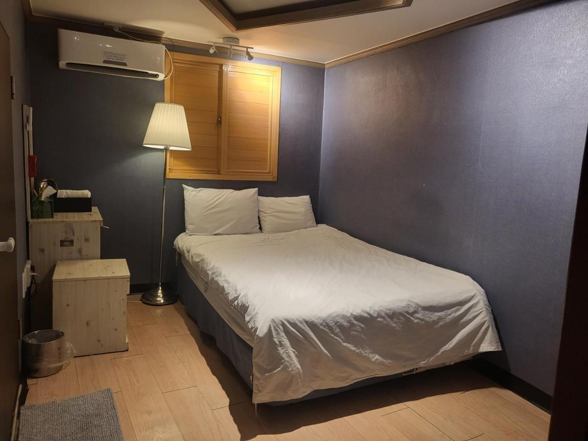 G Mini Hotel Dongdaemun Seoul Bagian luar foto