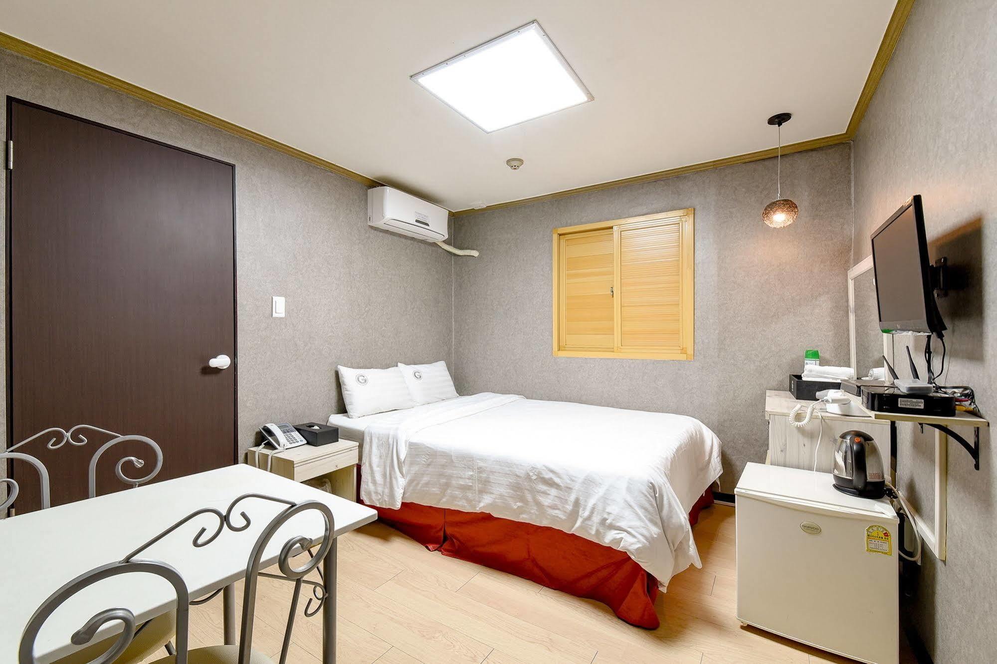 G Mini Hotel Dongdaemun Seoul Bagian luar foto
